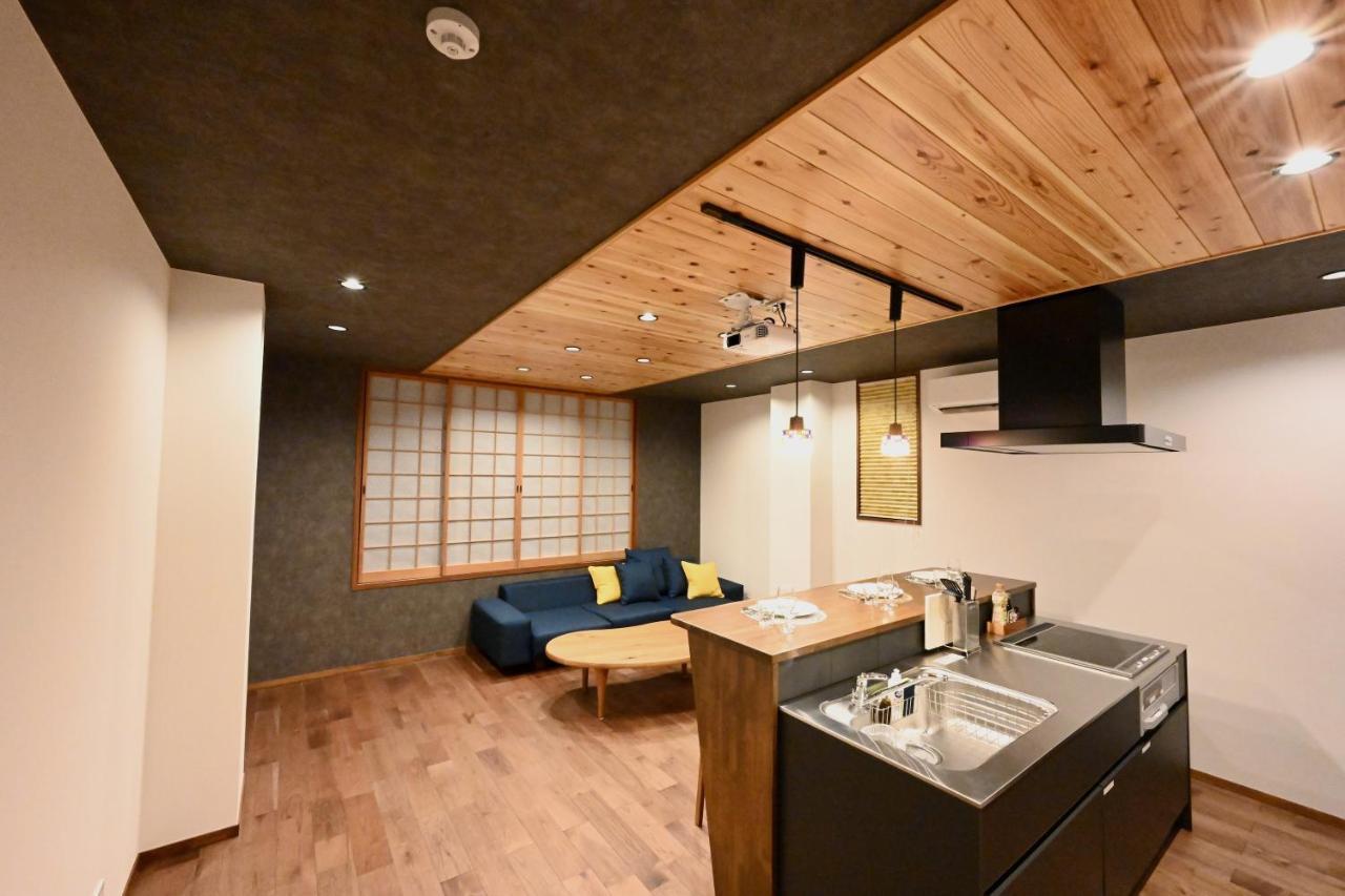 Manabi-Stay Takayama Sakura 提携駐車場利用可 古い町並みまで徒歩1分 最大9名宿泊可能な一等地で人工温泉を楽しむ ภายนอก รูปภาพ