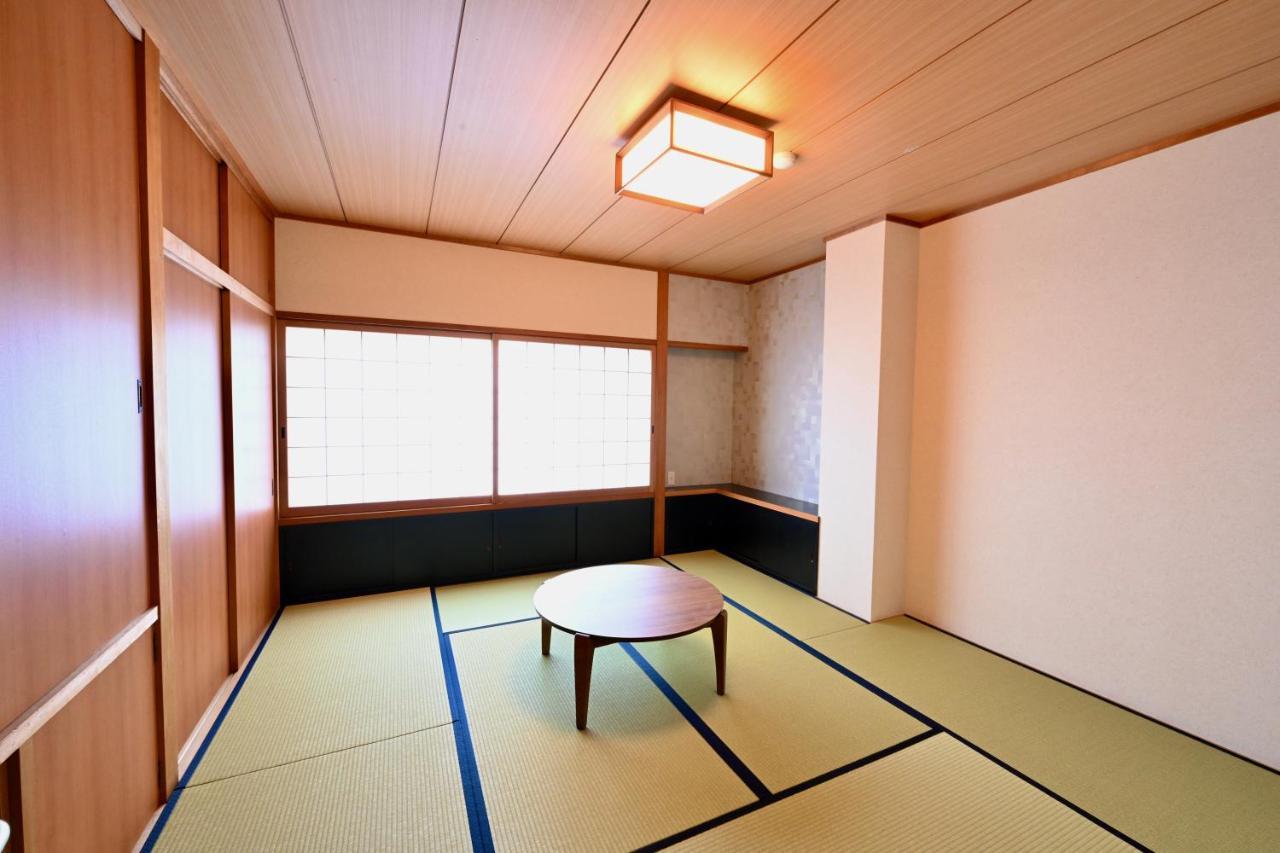 Manabi-Stay Takayama Sakura 提携駐車場利用可 古い町並みまで徒歩1分 最大9名宿泊可能な一等地で人工温泉を楽しむ ภายนอก รูปภาพ