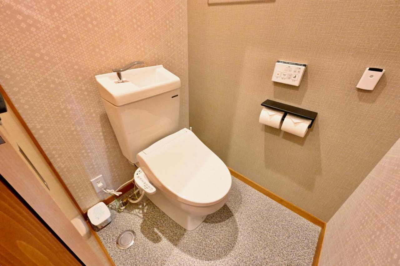 Manabi-Stay Takayama Sakura 提携駐車場利用可 古い町並みまで徒歩1分 最大9名宿泊可能な一等地で人工温泉を楽しむ ภายนอก รูปภาพ