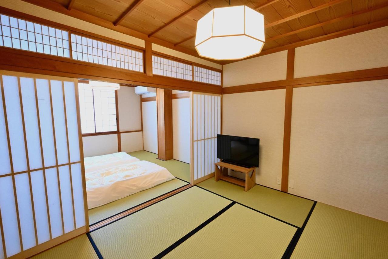 Manabi-Stay Takayama Sakura 提携駐車場利用可 古い町並みまで徒歩1分 最大9名宿泊可能な一等地で人工温泉を楽しむ ภายนอก รูปภาพ